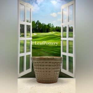 Kinder (SM) Olive Green Ceramic Planter Pot with drainage hole